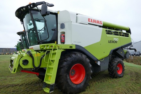 <strong>CLAAS Lexion 750</strong><br />