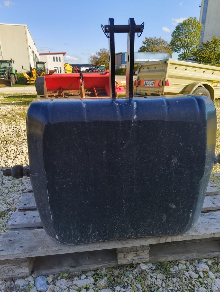 Saphir Frontgewicht 650kg 3