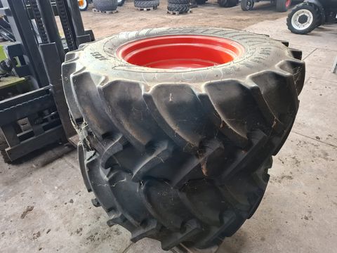 2 Stück Mitas 540/65R28 mit Felgen