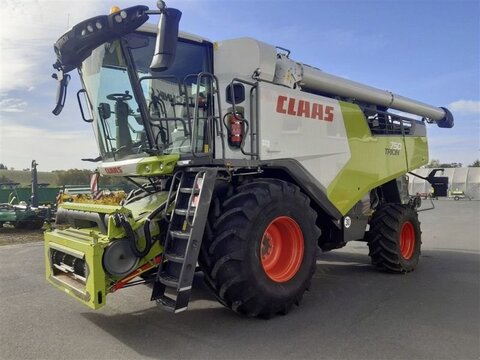 CLAAS TRION 750