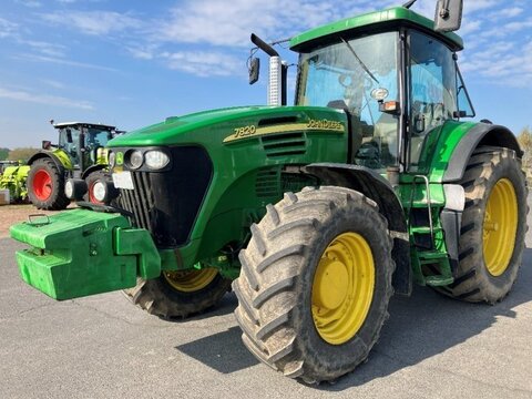 John Deere 7820
