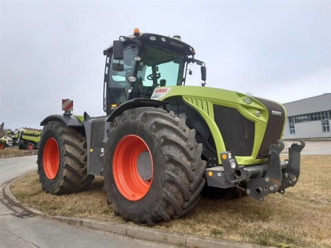 Claas Xerion 4000 Trac VC 2