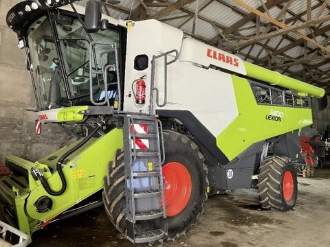 CLAAS MIETE MÄHDRESCHER LEXION 7400