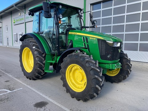 John Deere 5100M