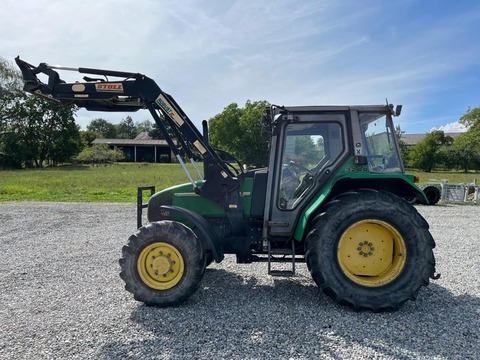 John Deere 3200