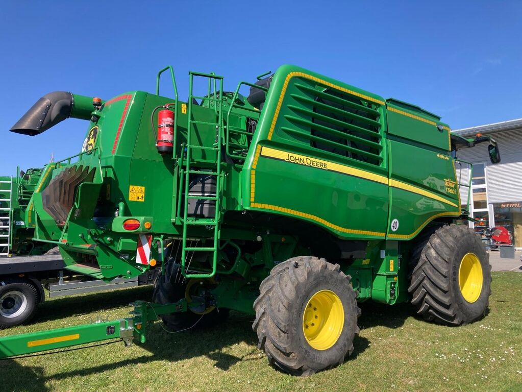 John Deere T560 HM 3