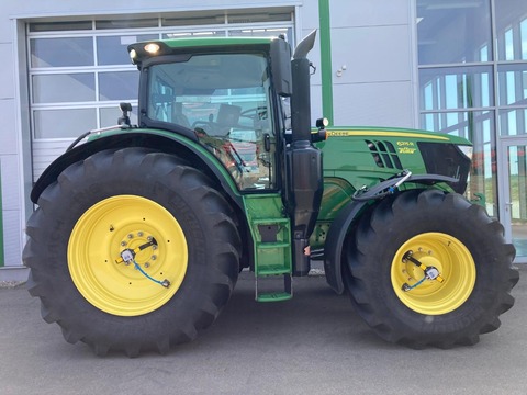 John Deere 6215R