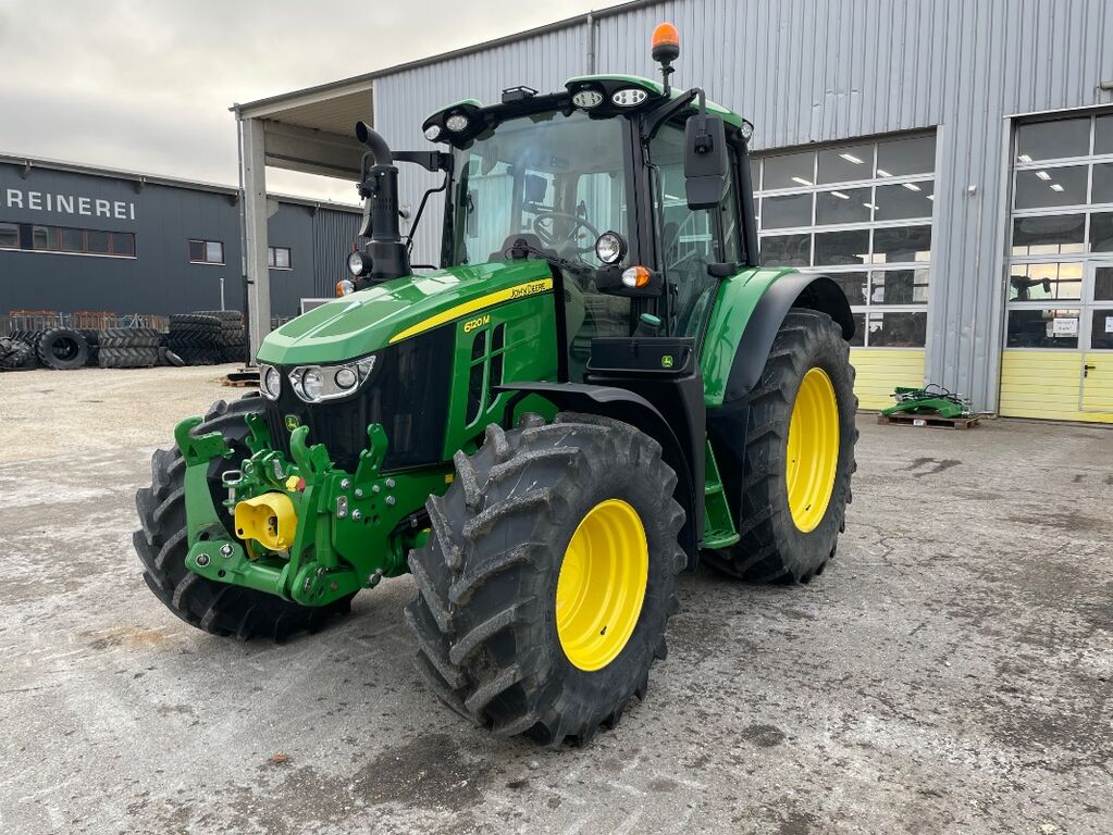 John Deere 6120M 1