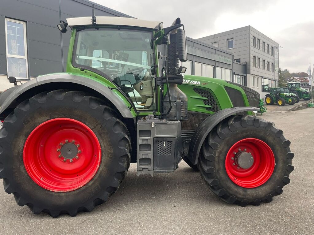 Fendt 828 Vario 1