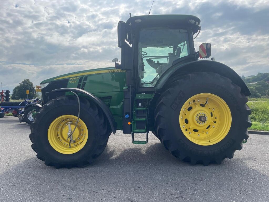 John Deere 7310R 3