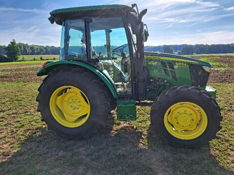 John Deere 5075E