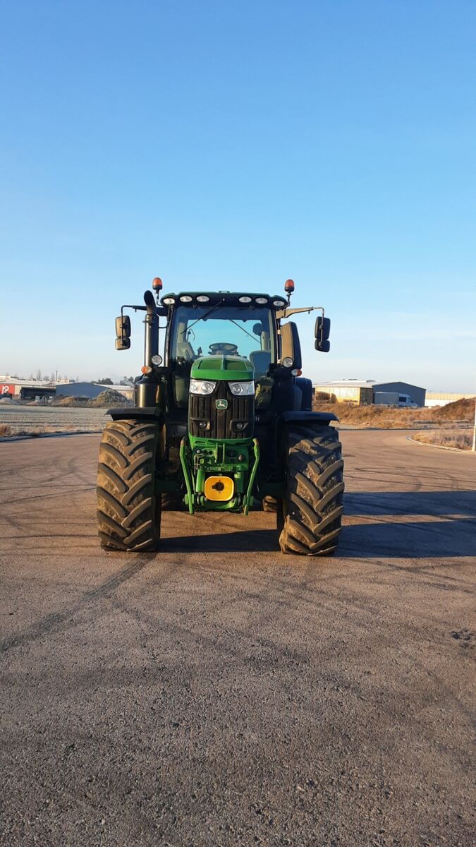 John Deere 6230R 2