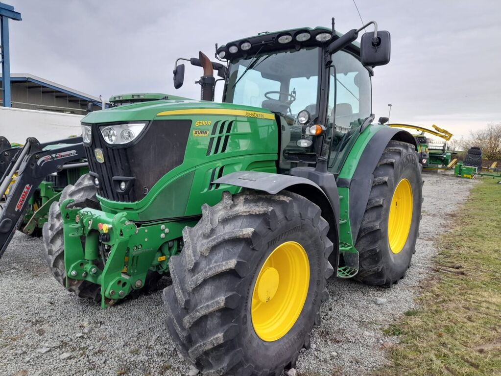 John Deere 6210R 1