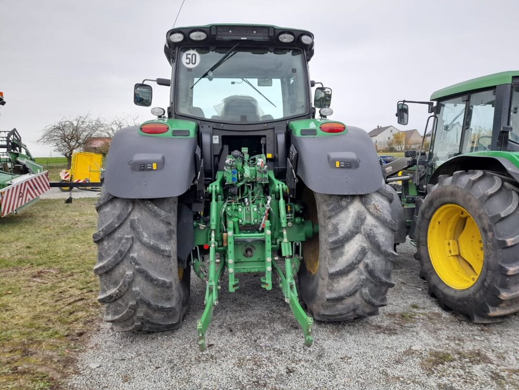 John Deere 6210R 2