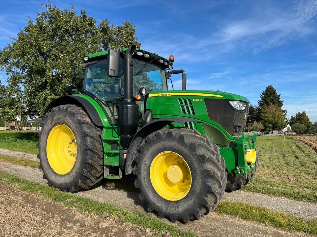 John Deere 6215R 3