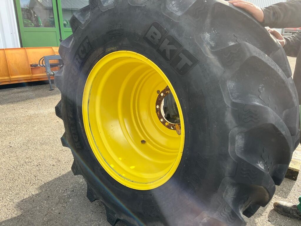 BKT 600/70 R28 IF 164D 3