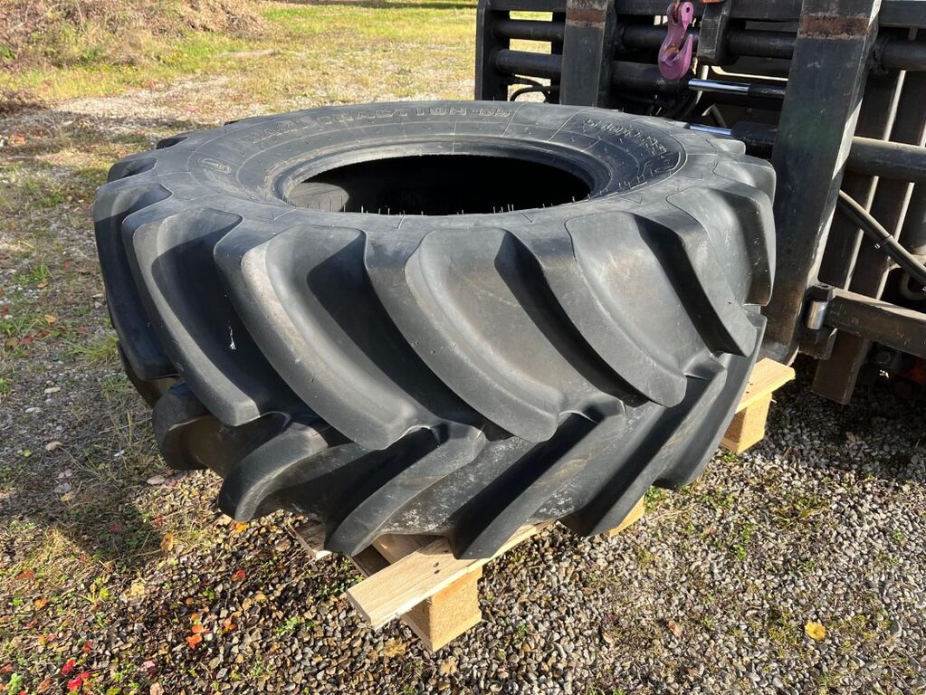 Firestone 540/65 R24 MaxiTraction 65  1