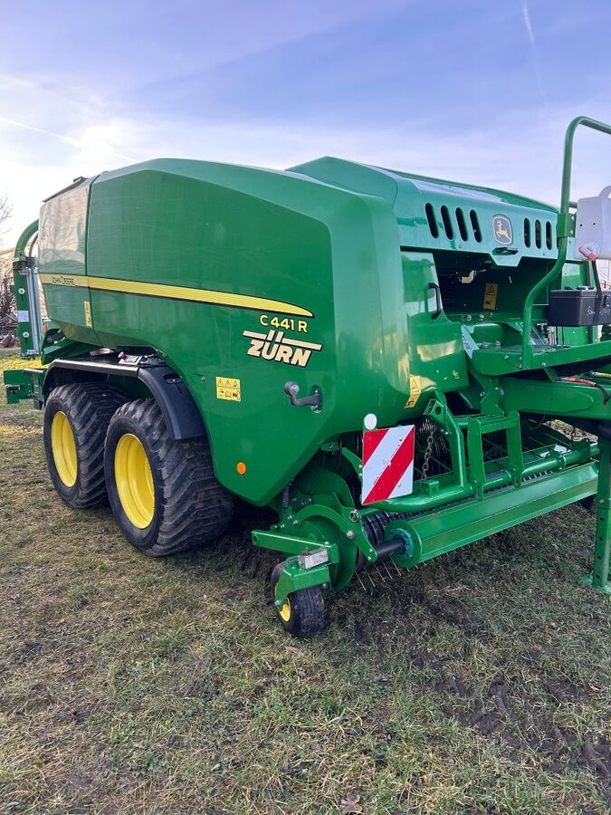 John Deere C441R 3