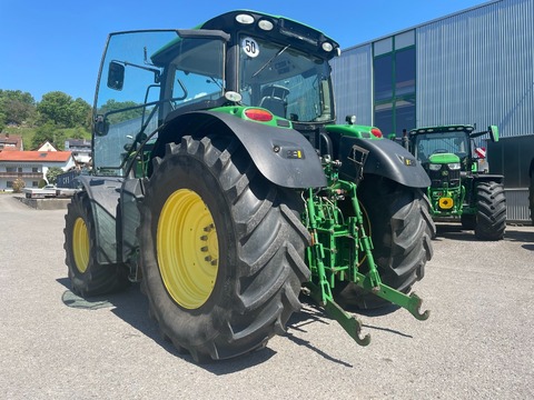 John Deere 6210R