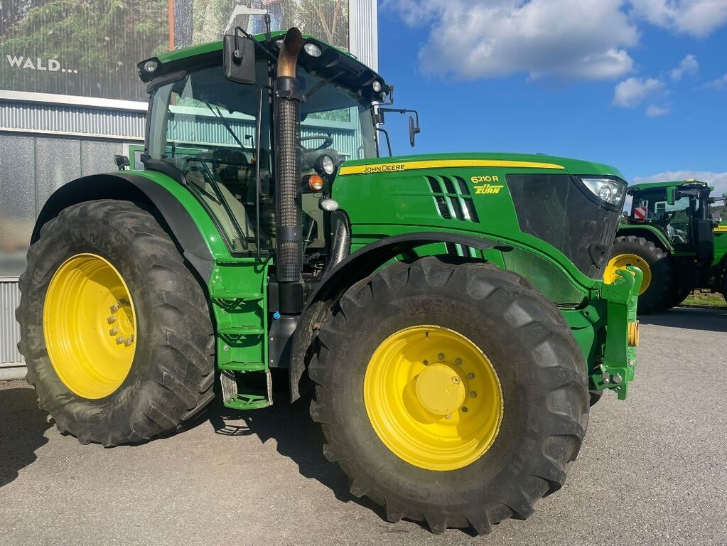 John Deere 6210R 1