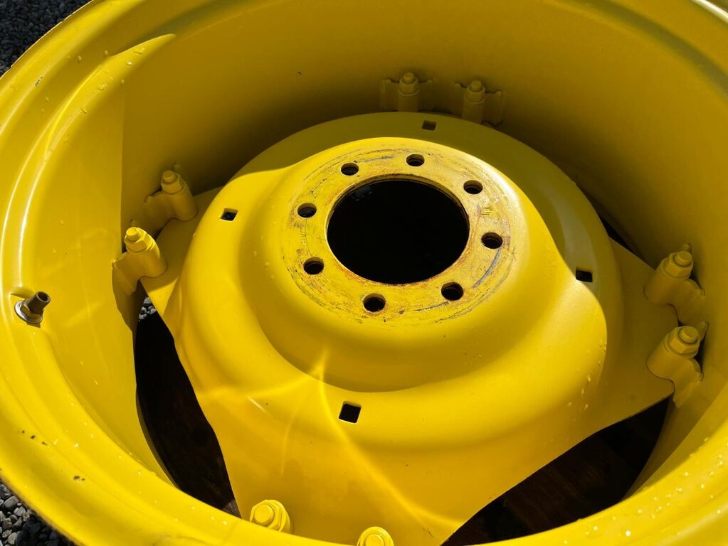 John Deere W13 x 28 2