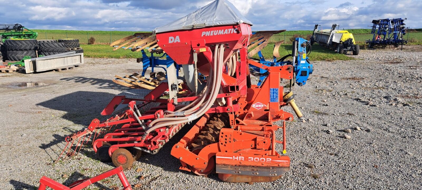 Kuhn HR 3002D +Accord DA Pneumatic 3,0 m breit 1