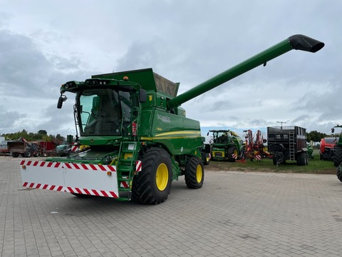 <strong>John Deere T560</strong><br />