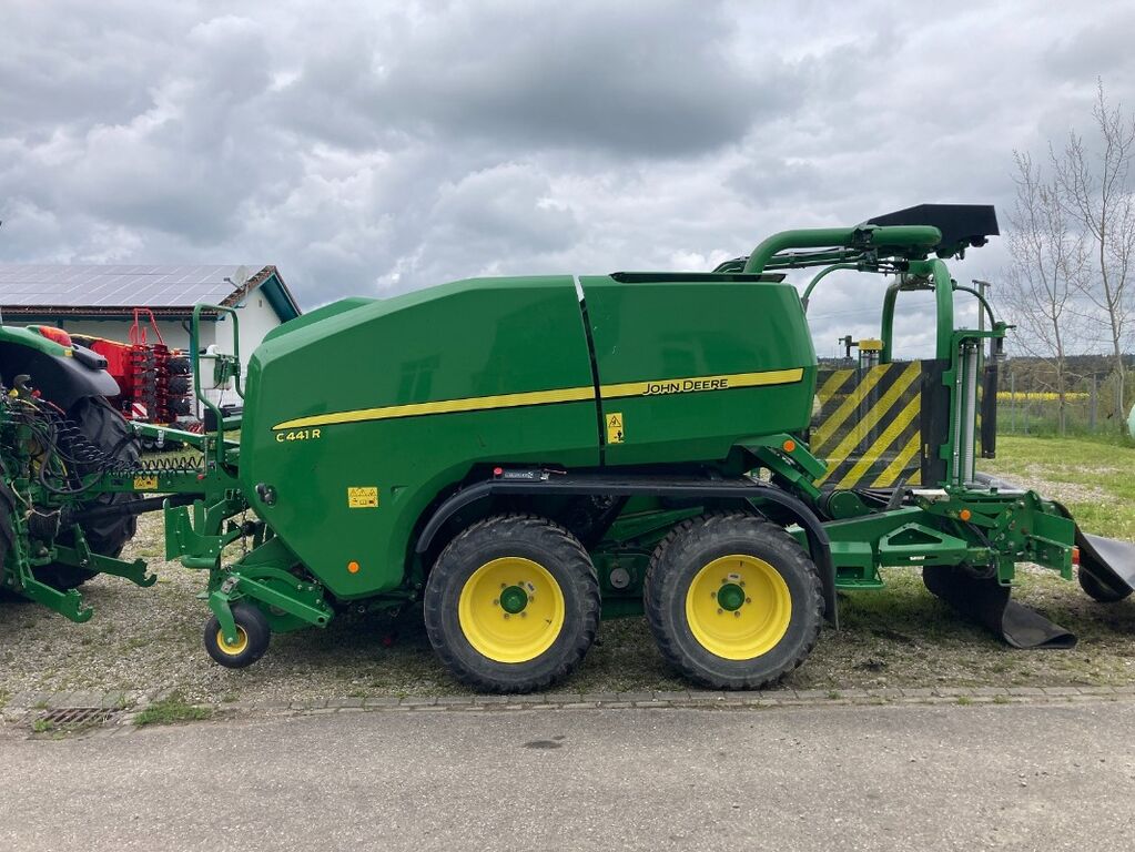 John Deere C441R 3