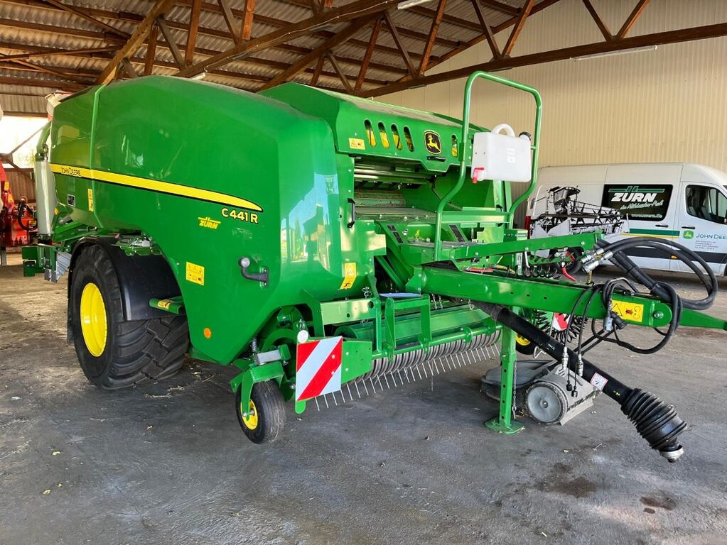 John Deere C441R 1