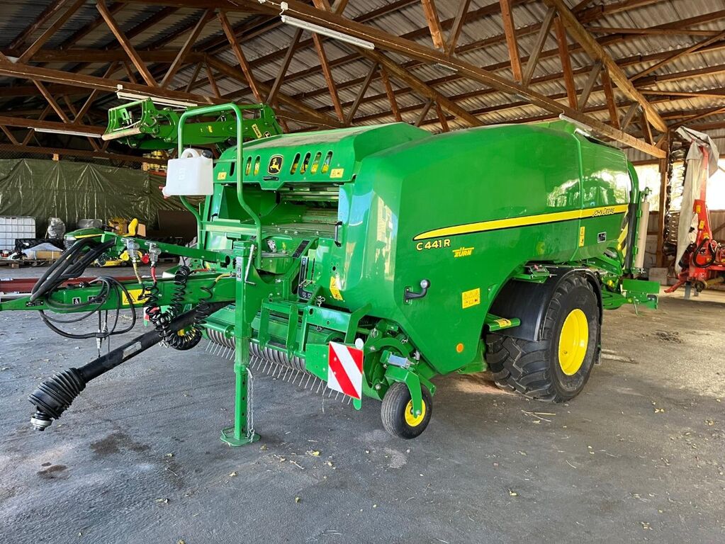 John Deere C441R 2