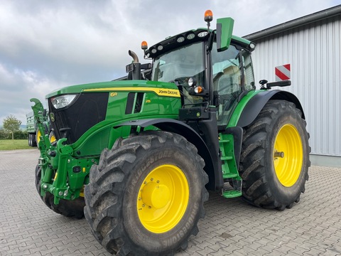 John Deere 6R215
