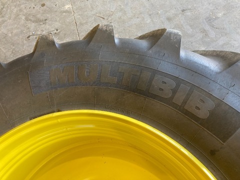 Michelin 650/65 R42 Michelin MultiBib 158D 