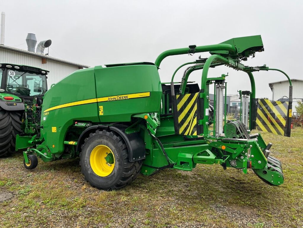 John Deere C441R mit Mantelfolienbindung 1