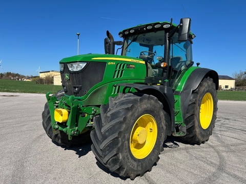 John Deere 6215R