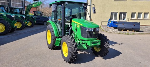 John Deere 5058E