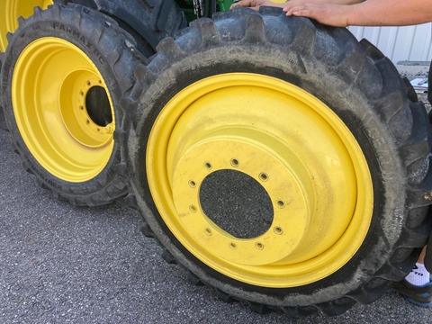 Ceat 230/95 R32
