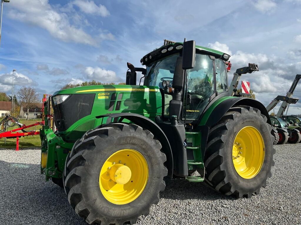 John Deere 6250R 1