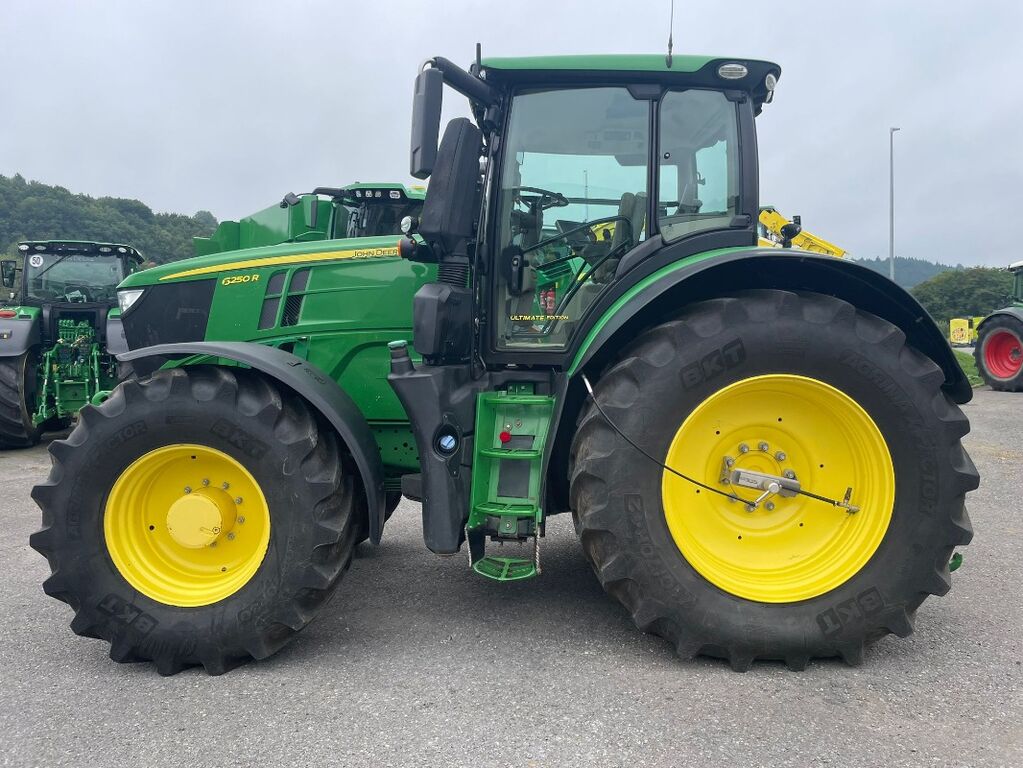 John Deere 6250R 2