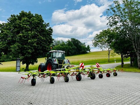 CLAAS Volto 1050