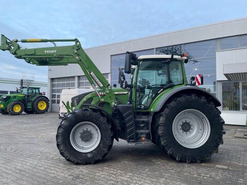 Fendt 724 Vario mit Frontlader 3