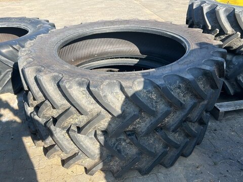 BKT 420/70R30 + Decken 420/80R46