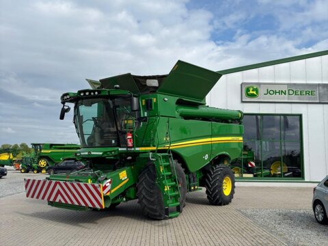 John Deere S780