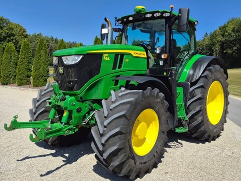 John Deere 6R 215