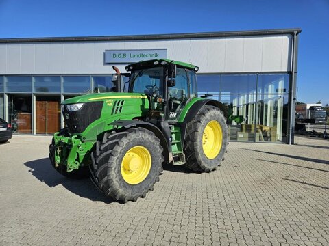 John Deere 6215R