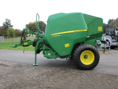 John Deere F441M 3