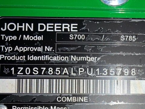 John Deere S785