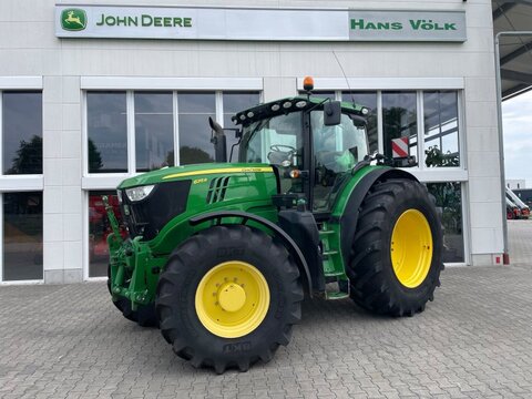 John Deere 6215R
