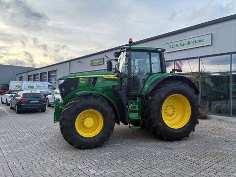 John Deere 6M 220 2