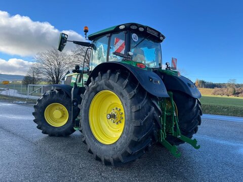 John Deere 6R215 3