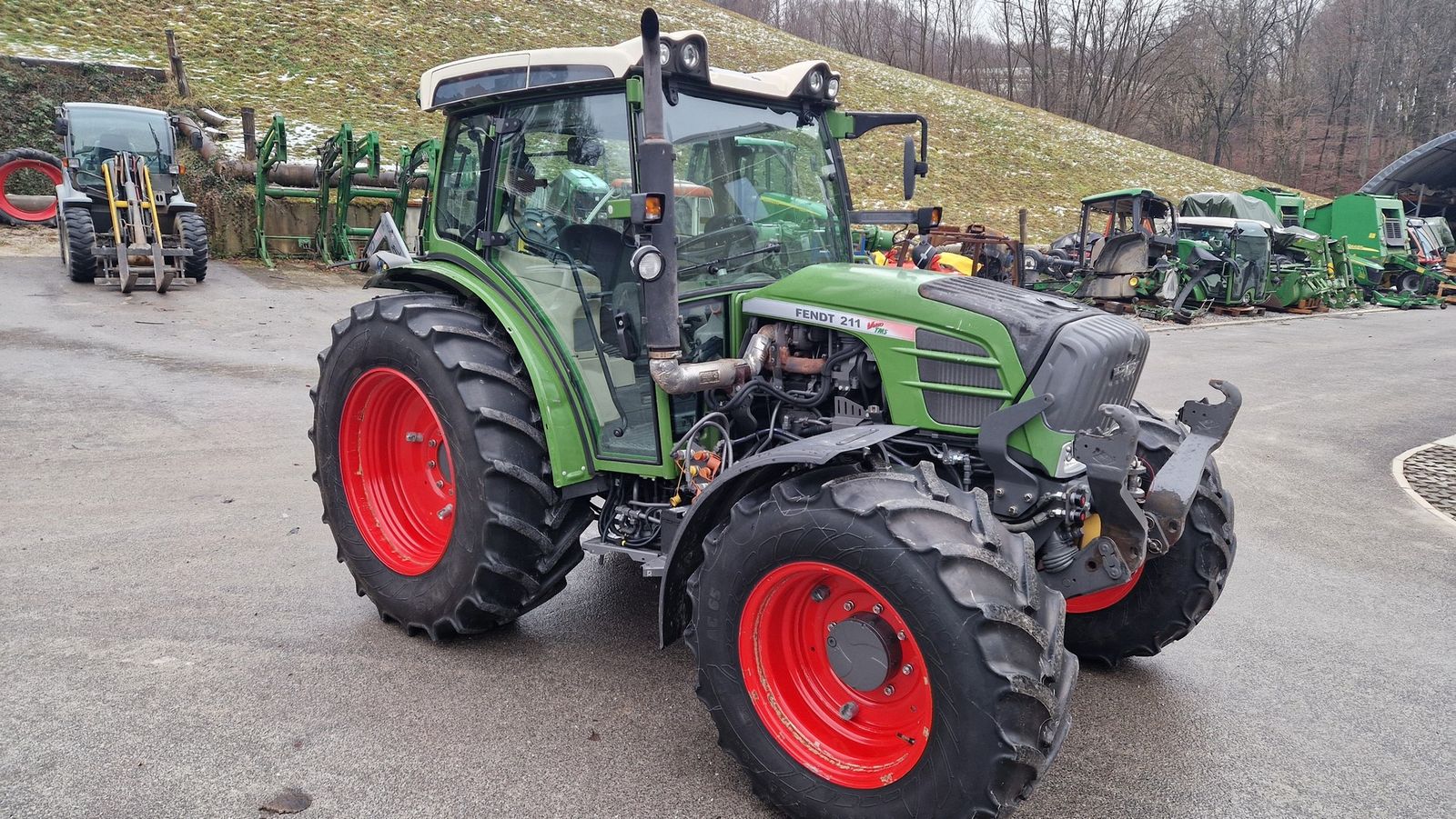 Fendt 211 Vario (Gen2) 2
